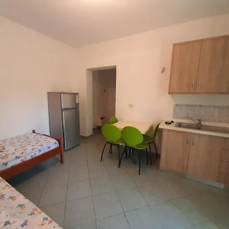 Hillside Apartment Borsh